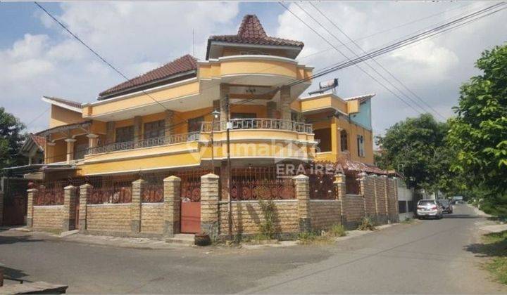 Dijual Rumah Semi Furnished 2 Lantai di Tengah Kota Solo  1