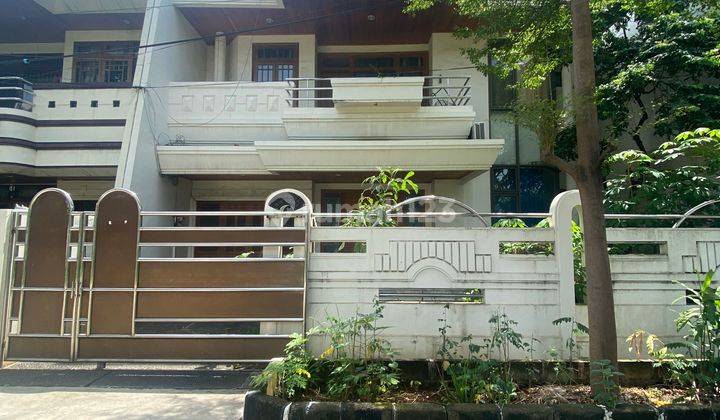 Disewa Rumah Green Garden Blok N Depan Taman Besar Dan Terawat  1