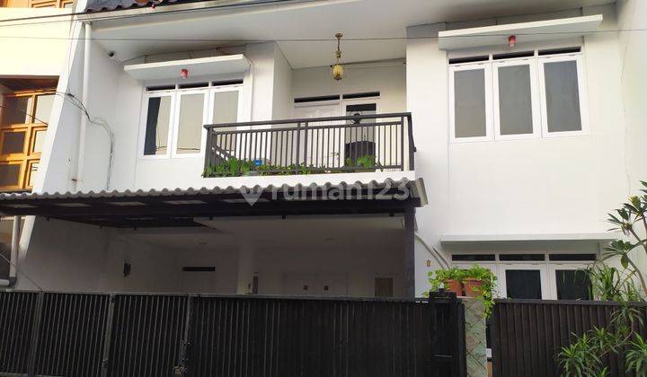 Rumah Modern Minimalis Rawamangun 1