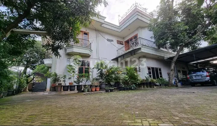 Rumah mewah 2 lantai + Paviliun dijual cibubur jakarta timur 2