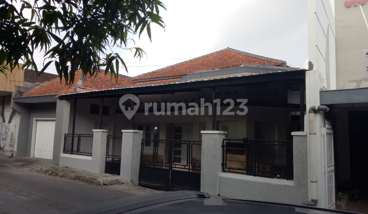 RUMAH JAWA KOLONIAL Dekat Pasar Gede Solo RUMAH JAWA KOLONIAL Dekat Pasar Gede Solo