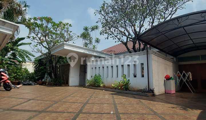 Rumah Bangunan 1 lantai kemang dekat mcd