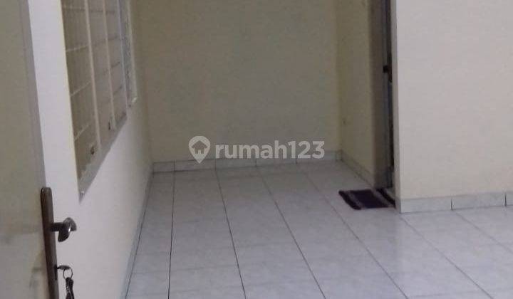 Rumah 2 Lantai Bagus Unfurnished Sertifikat Hak Milik di Kompleks Perumahan Muara, Bandung 1