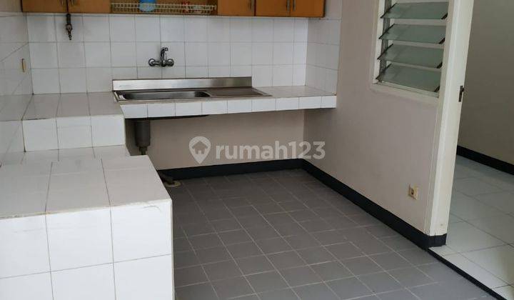 Rumah 2 Lantai Terawat Semi Furnished di Mekar Wangi, Bandung 2