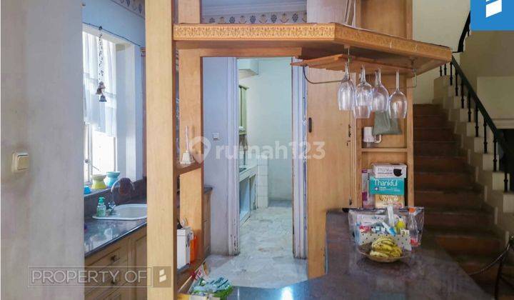 Rumah 3 Lantai Bagus Unfurnished Sertifikat Hak Milik di Alamanda Dago Permai, Bandung 2