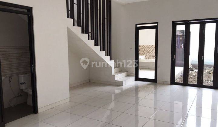 Rumah 2 Lantai Baru Unfurnished Sertifikat Hak Milik di Komplek Cipta Graha, Bandung 1