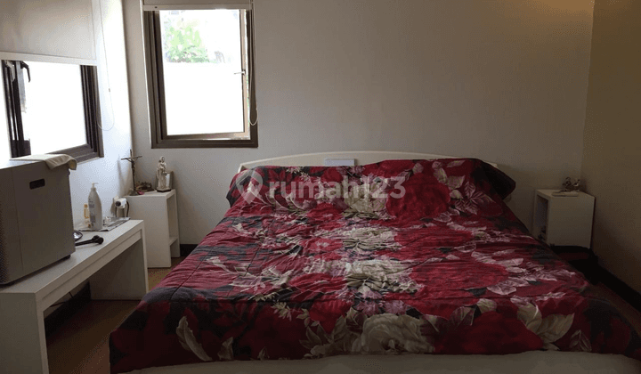 Rumah 2 Lantai Bagus Semi Furnished Sertifikat Hak Milik di Taman Holis Indah, Bandung 2