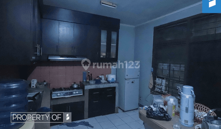 Rumah 2 Lantai Butuh Renovasi Furnished Sertifikat Hak Milik di Jalan Wijayakusuma, Bandung 2