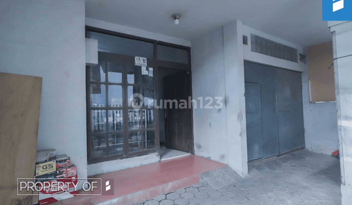 Rumah 2 Lantai Butuh Renovasi Furnished Sertifikat Hak Milik di Jalan Wijayakusuma, Bandung 1