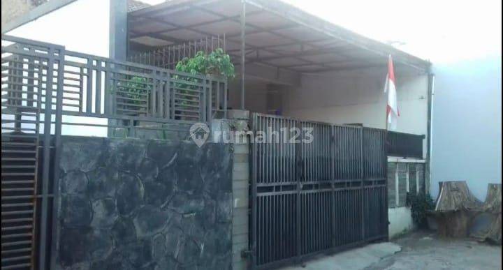 Minimalis  Rumah di Puncak Sariwangi 1