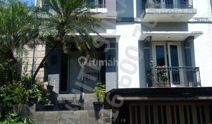 Rumah Tinggal Di Komplek Alamanda Tubagus Ismail Dago 1