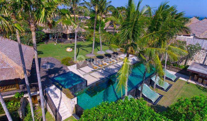 Freehold Luxury Ocean Front Villa in Canggu 2