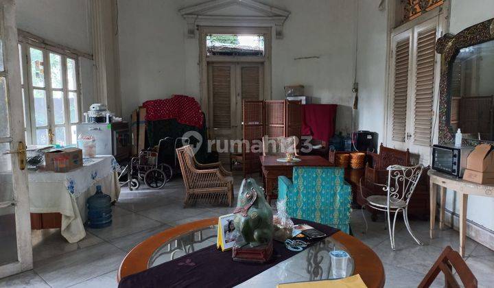 Rumah Asri Di Daerah Cikini 2