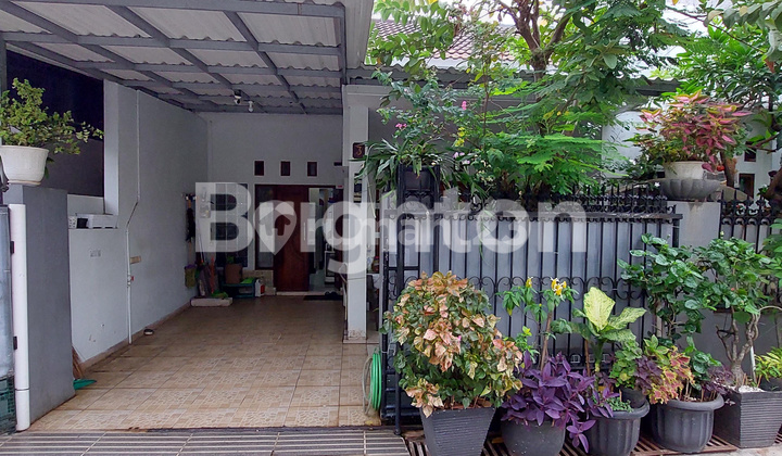 RUMAH ASRI SIAP HUNI 1 1/2 LANTAI (FULL FURNISH) NEGO