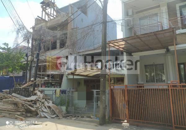 RUMAH SIAP HUNI DI PELEPAH INDAH AREA KELAPA GADING 2