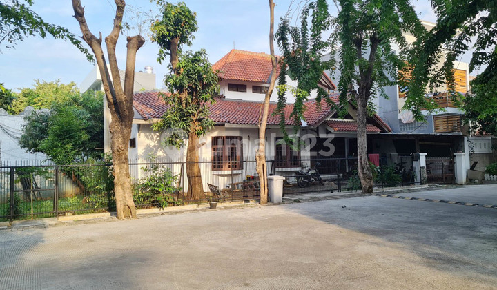 Rumah Griya Pratama Raya, Kelapa Gading Luas 300m2
