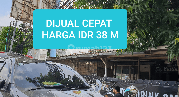 Rumah 2 lantai di Tebet Jakarta Selatan. Lokasi bagus dan strategis karna berada dipinggir jalan raya. cocok untuk kantor, kafe dan restoran 1