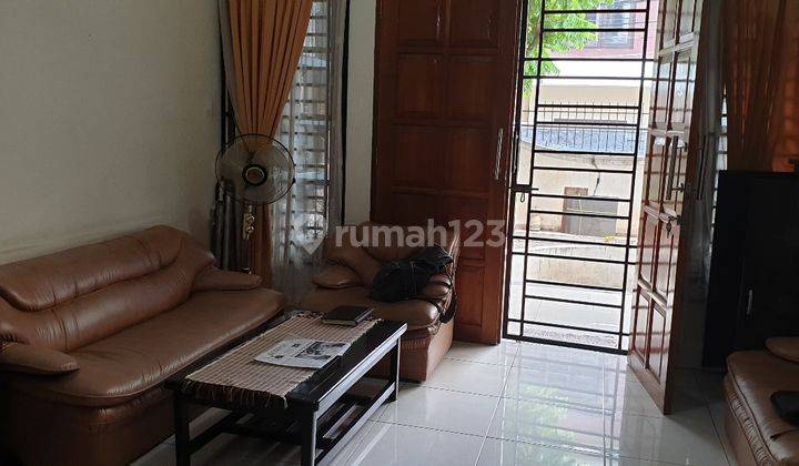 RUMAH SIAP HUNI 2 LANTAI FULL FURNISH DI TOMANG HERO. LOKASI SANGAT STRATEGIS, DEKAT RS. HARAPAN KITA, TERSEDIA GARASI DAN CARPORT 1