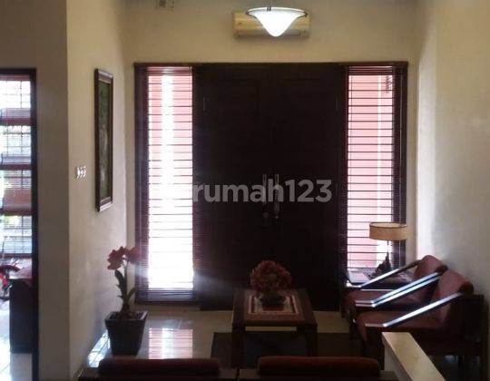 RUMAH CANTIK 2 LANTAI SIAP HUNI SEMI FURNISH DI KOMPLEK PERUMAHAN GREEN VILLE JAKARTA BARAT 1