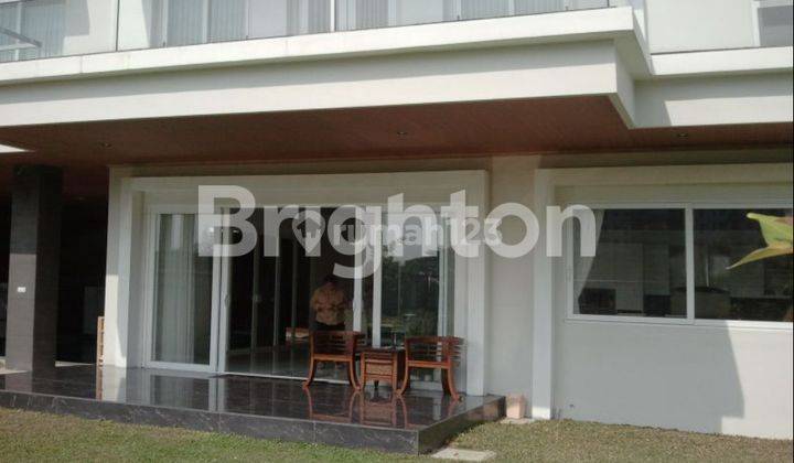 Rumah Mewah Graha Famili Blok W View Golf Surabaya Barat  2