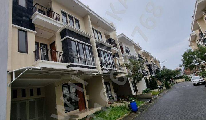 Rumah 3 Lantai di Setraduta Kota Bandung 2