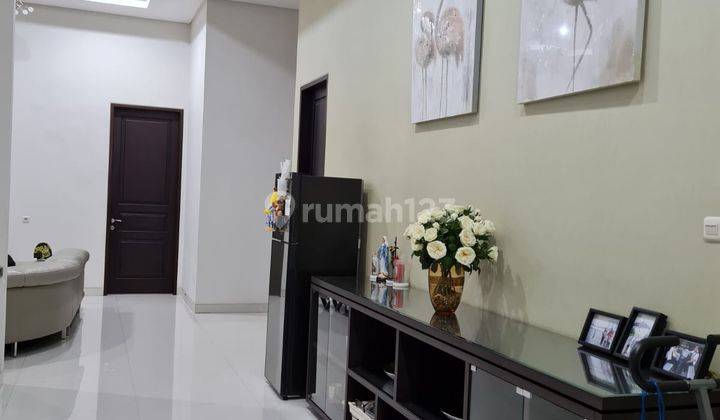 Rumah 2,5 Lantai Bagus dan Fully Furnished di Johar Baru 2