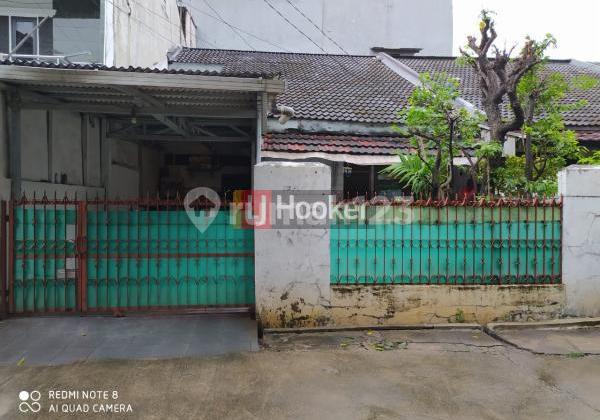 House on Jalan Pondok Gading Utama in Kelapa Gading Area