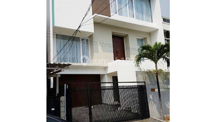 Rumah Gading Kirana Barat, Kelapa Gading Luas 11x17m2 1