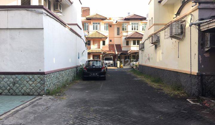 Rumah dijual di Raya Ngagel Surabaya. Dekat Marvell city 2