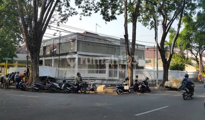 Rumah Komersial Raya Jaksa Agung Suprapto Surabaya