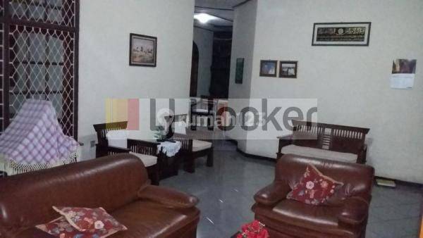 jual ada 7 kamar kos Lokasi nyaman dekat jalan raya pos pengumben jakarta barat 2