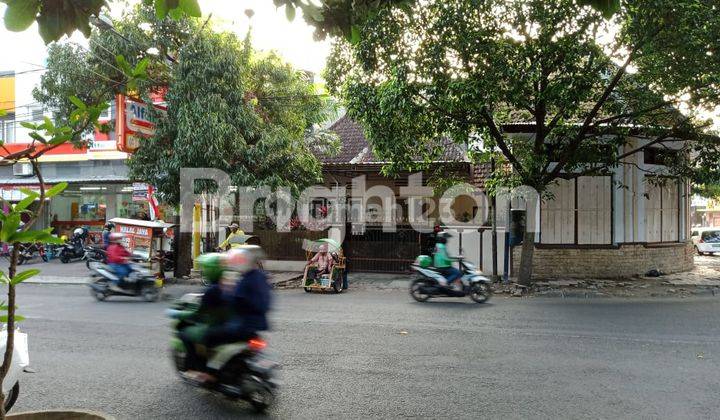 RUMAH HOOK LOKASI PUSAT KOTA NOL JALAN 2