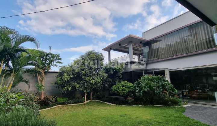 Dijual Rumah dan kost-kostan strageis Jl Mainroad Dago 2