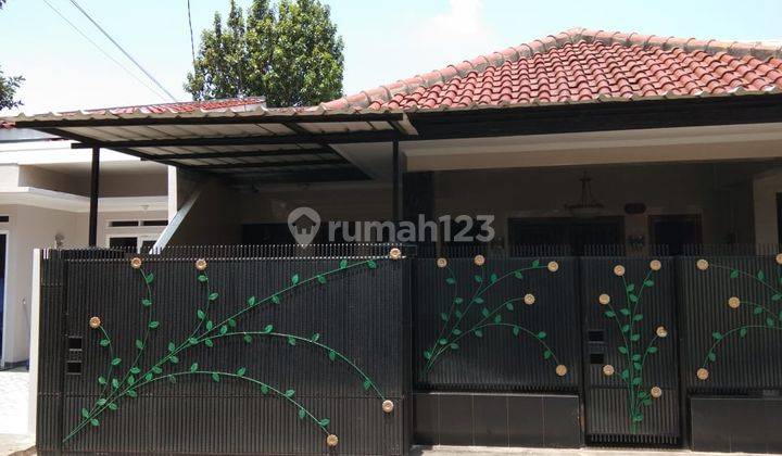 Rumah strategis dekat tol di pusat kota Depok 1