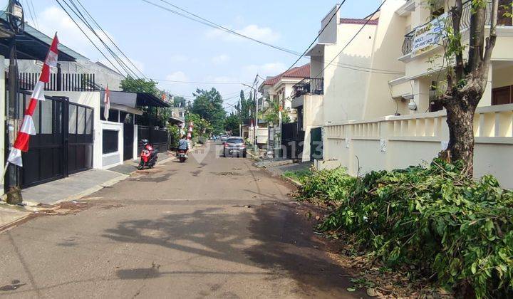 Rumah Baru Hoek 2 Lantai ,Lokasi Ok di Taman Alfa Indah 2