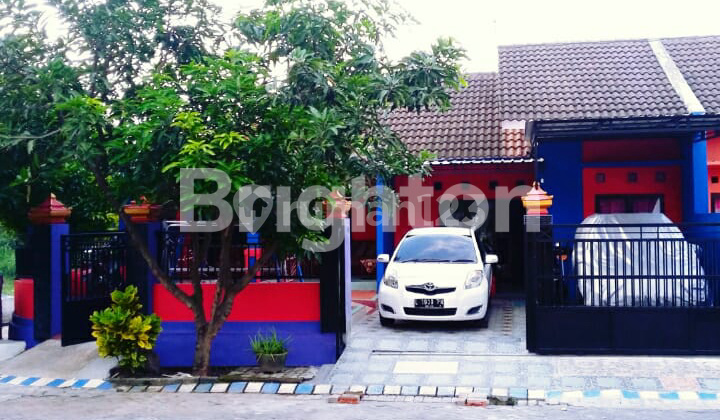 A cool and lush house in Kahuripan, Sidoarjo.