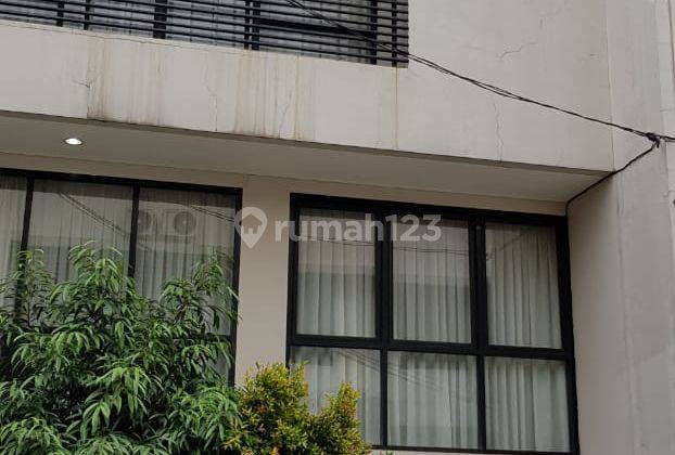 Rumah Town House di Manggarai jakarta Selatan #DG 1