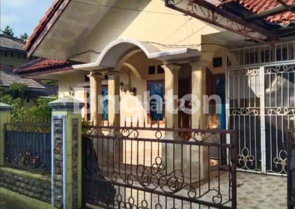 RUMAH IDAMAN 2 LANTAI CANTIK DAN NYAMAN 1