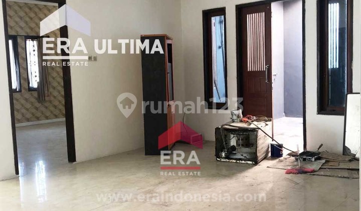 House in a Clean Environment in Batununggal 2