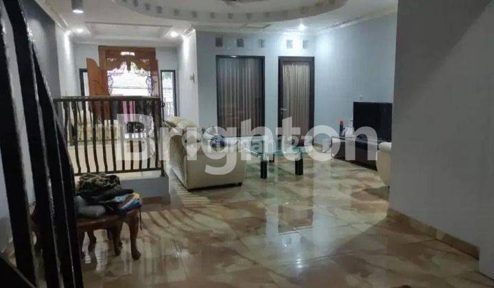 RUMAH CANTIK 3 LANTAI MEWAH SIAP HUNI FULL FURNISHED MURAH 2