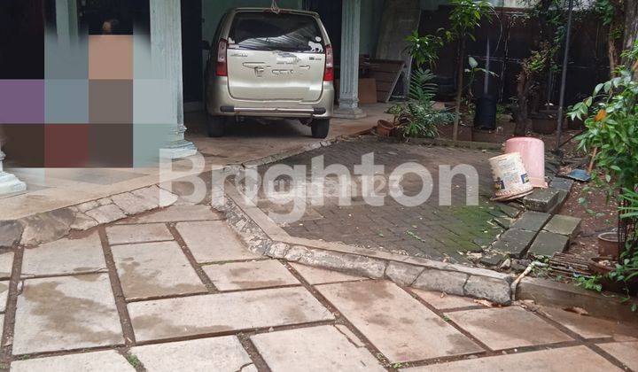 Rumah Tua Hitung Tanah di Boulevard Utama Billymoon, Pondok Kelapa, Jakarta Timur 1