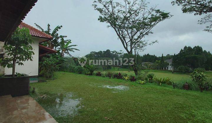 Villa dengan view golf 1