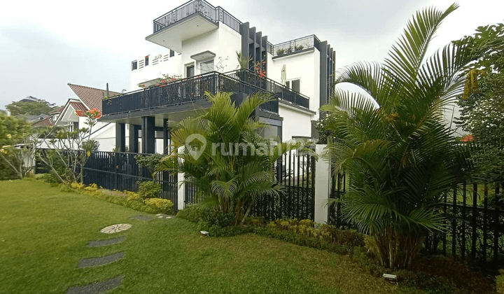 Rumah Premium Bergaya Minimalis Modern depan Danau Sentul City Bogor 2