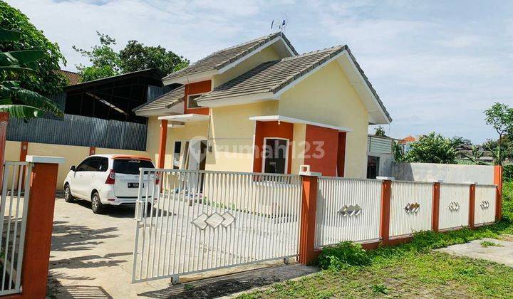 RUMAH CANTIK DAN BAGUS LUAS LAHANNYA SUDAH FREE FURNISHED HARGA TERJANGKAU 1