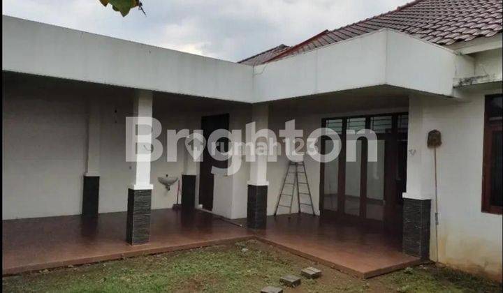 RUMAH CANTIK DENGAN HALAMAN LUAS DAERAH ELITE STRATEGIS 2