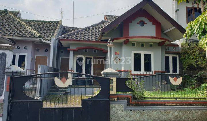 RUMAH VILLA CANTIK DAN BAGUS SIAP HUNI MODERN HARGA TERJANGKAU MURAH 1