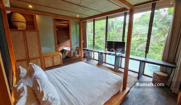 Villa in Ubud with direct river and forest views  2
