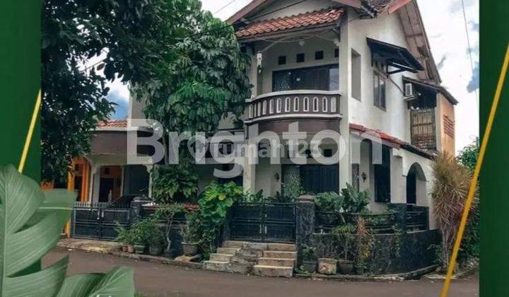 RUMAH CANTIK NYAMAN ASRI 2 LANTAI SIAP HUNI SANGAT TERAWAT 1