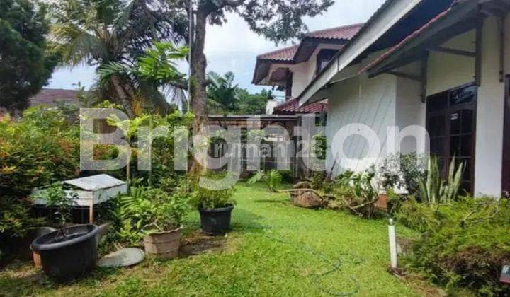 RUMAH IDAMAN KELUARGA DENGAN HALAMAN YANG LUAS DAN ASRI SIAP HUNI 2