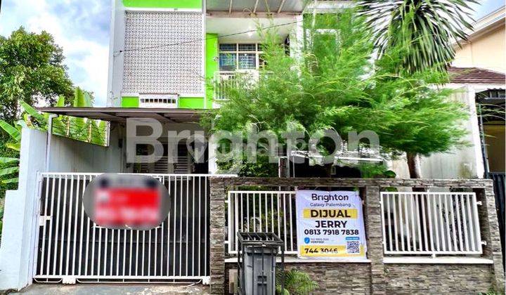 RUMAH TOWNHOUSE FULL FURNISHED CANTIK DAN MEWAH DI MACAN KUMBANG 1